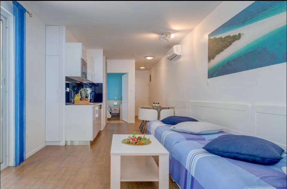 Apartment Promenade Zlatni Rat Bol Bagian luar foto
