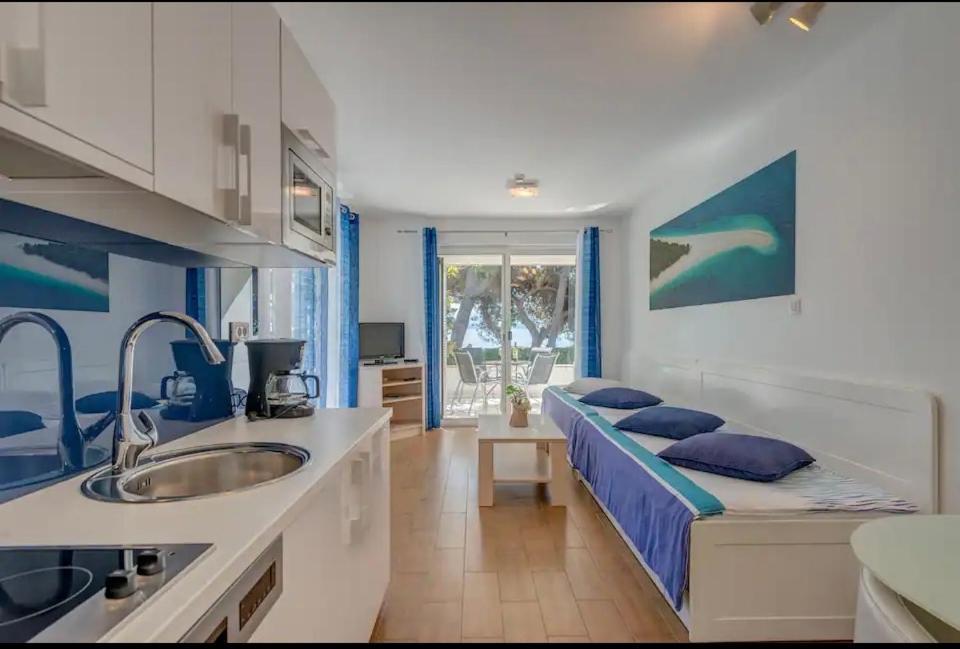 Apartment Promenade Zlatni Rat Bol Bagian luar foto